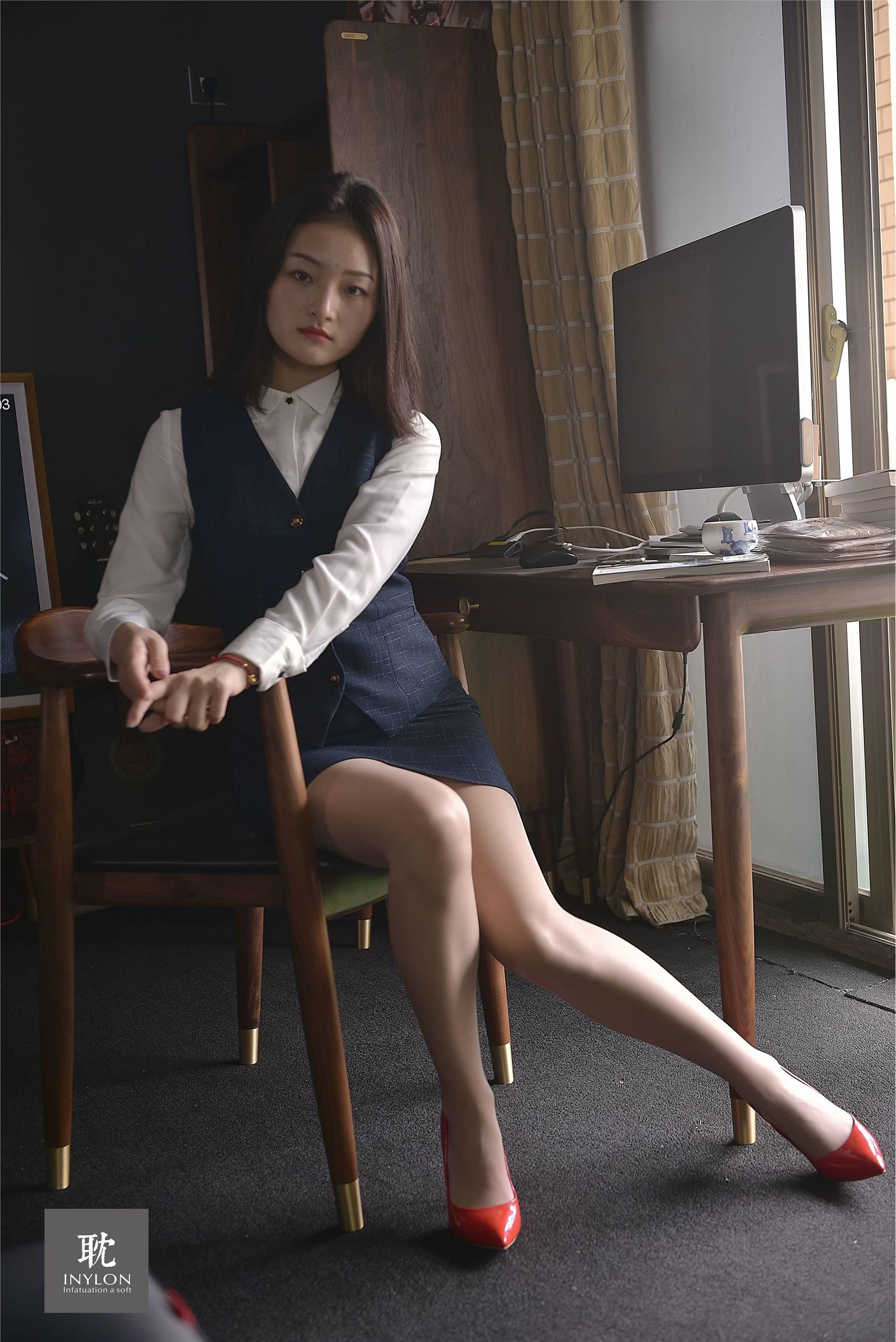 IESS异思趣向《普惠集242》- 模特：格格《主持人格格》